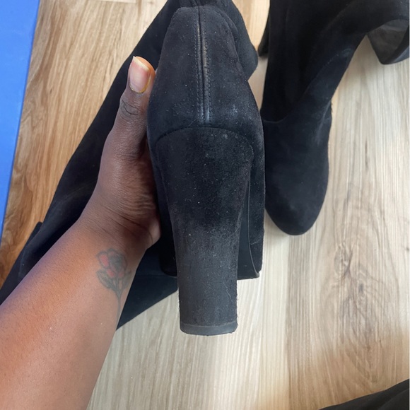 STUART WEITZMAN HIGHLAND BLACK SUEDE OVER THE KNEE BOOTS, Size 9 - Picture 6 of 9